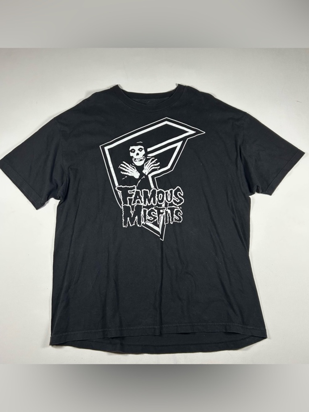 Famous Stars & Straps • Misfits Shirt Mens 2XL Black F Logo Graphic Skate Punk